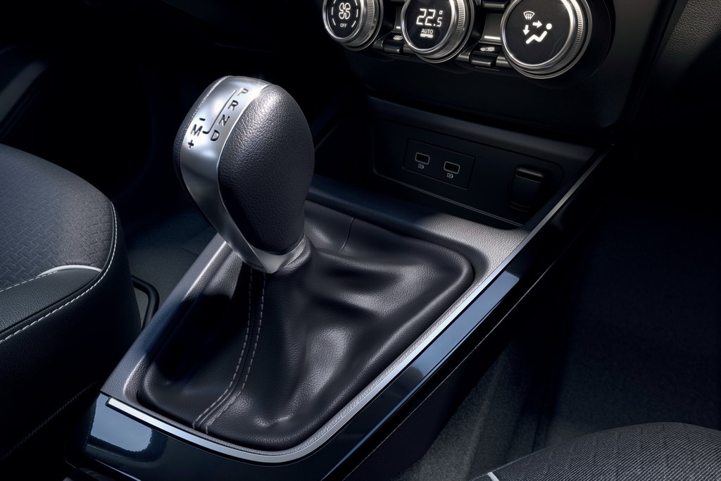 /img/cars/1637052911-interior_renault_Arkana_5.jpg