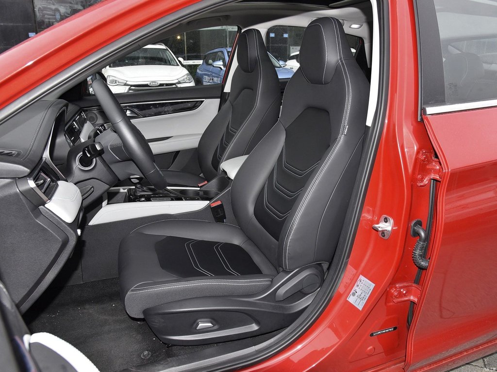/img/cars/1667996512-jac_j7_962195.jpg