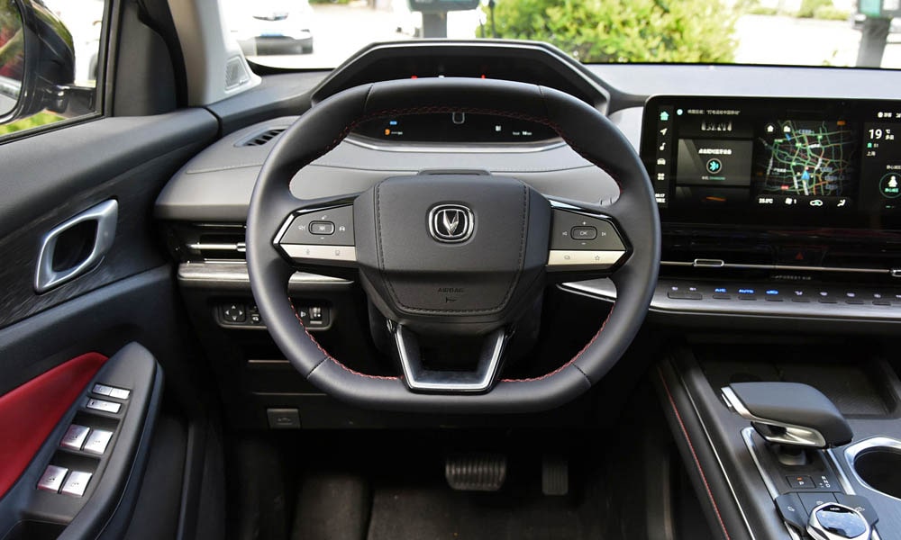 /img/cars/1670826992-cs55-plus-1-37.jpg