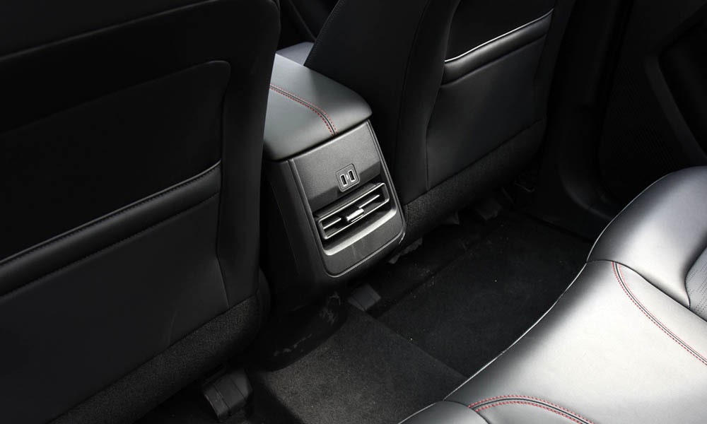 /img/cars/1670826992-cs55-plus-1-41.jpg