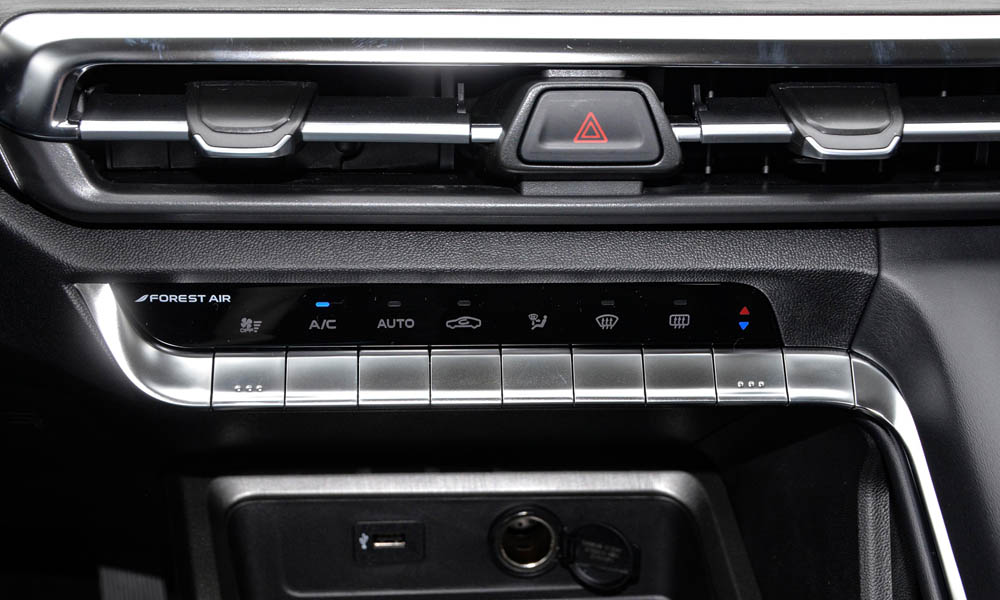 /img/cars/1674039246-cs35-plus-2-9.jpg