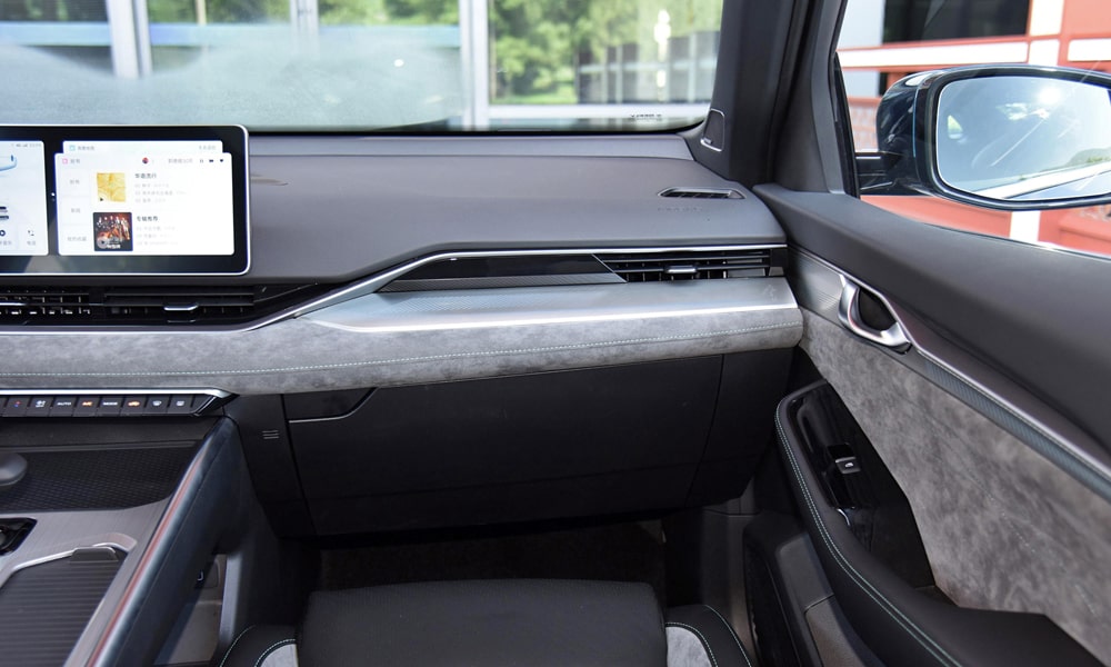 /img/cars/1681801741-preface-1-14.jpg