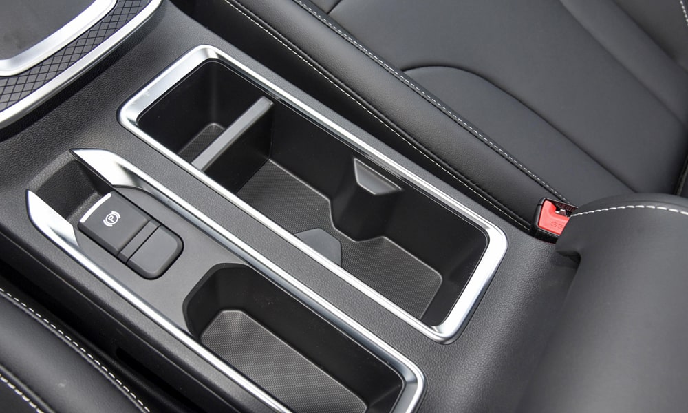 /img/cars/1683010059-m6-22.jpg