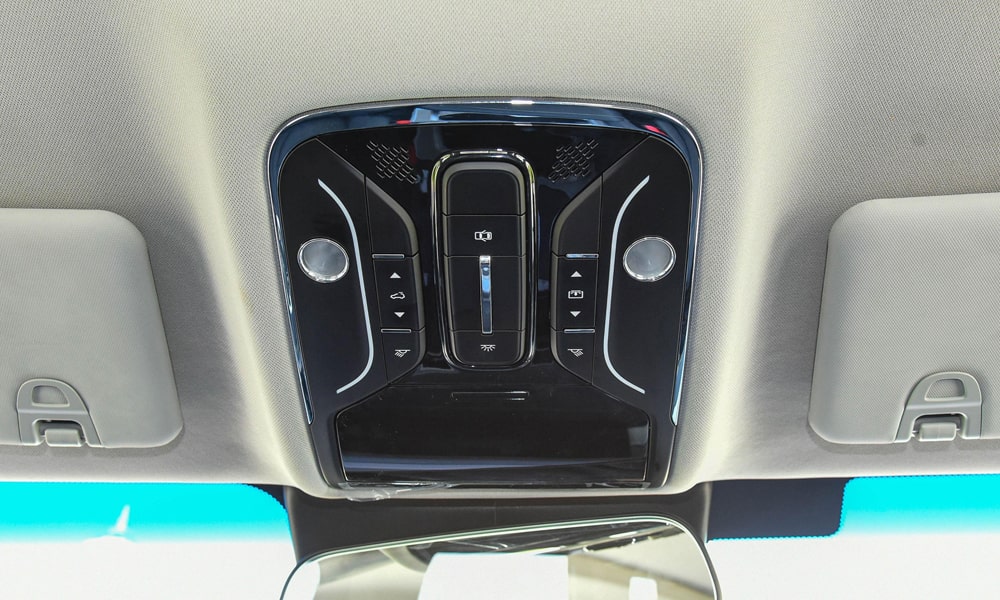 /img/cars/1690544084-x90-plus-23.jpg